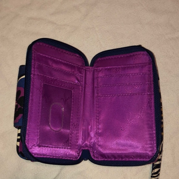 Vera Bradley African Violet Smartphone wristlet - Picture 4 of 4